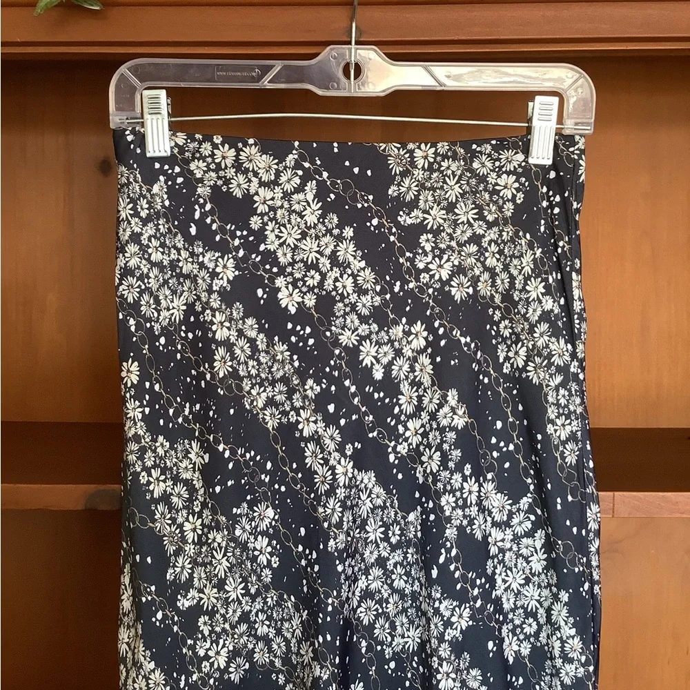 NWT Victoria’s Secret Floral Bias Cut Midi Skirt Cottagecore Slip Skirt Size S - Picture 2 of 10
